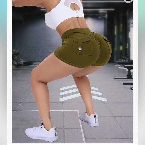 Yeoreo Shorts with Pockets - Olive Green - large- For Running & Yoga - Picture 2 of 9